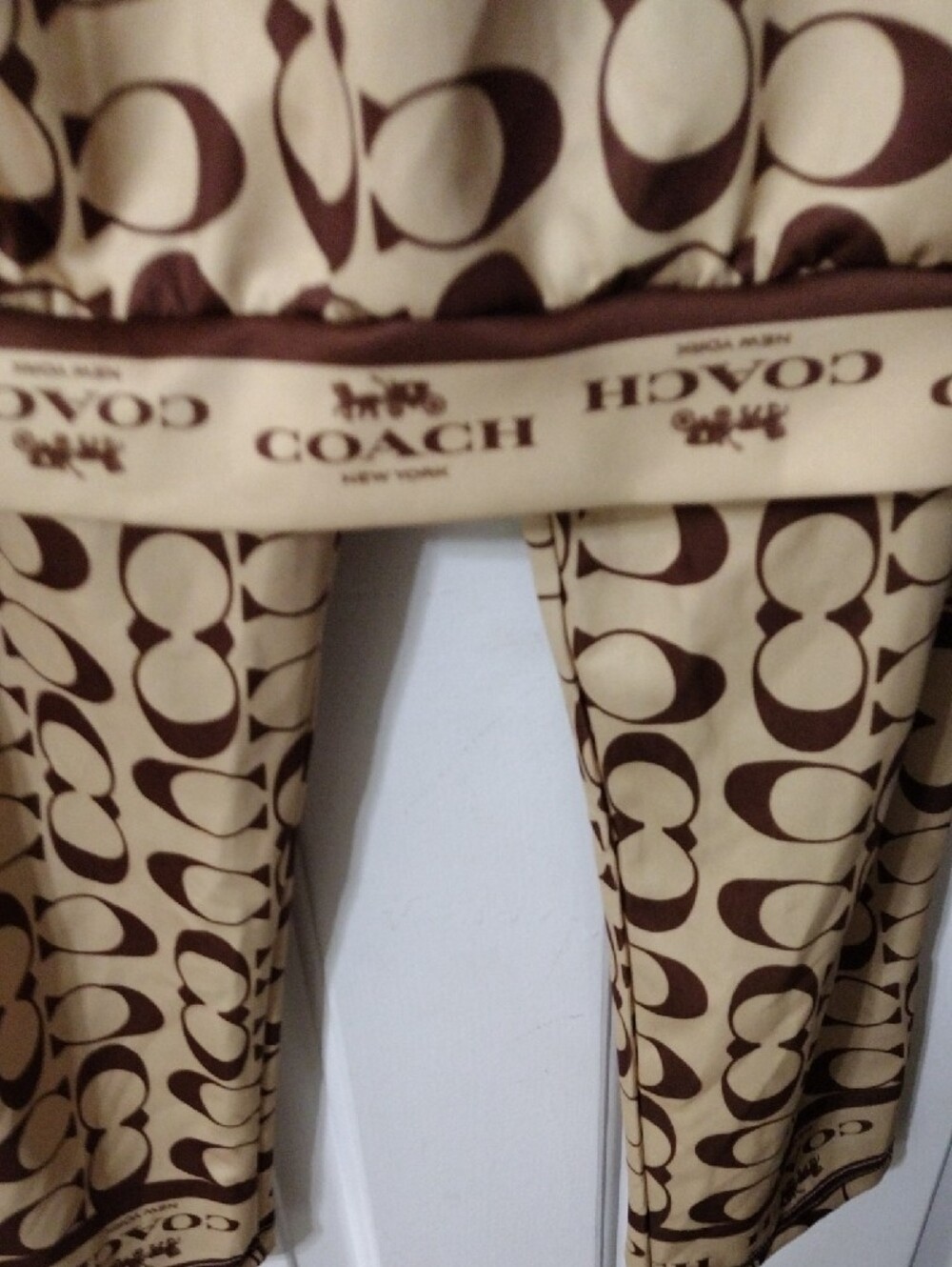 Coach Cream and Brown Signature Logo Pajama Set With Tags Hermes Tag - Picture 8 of 8